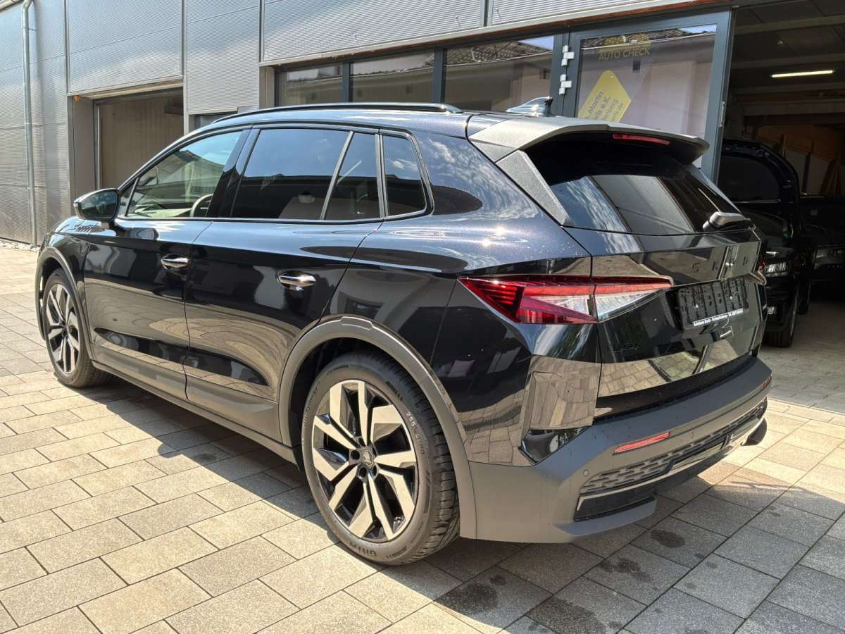Fahrzeugbild eines Skoda ELROQ