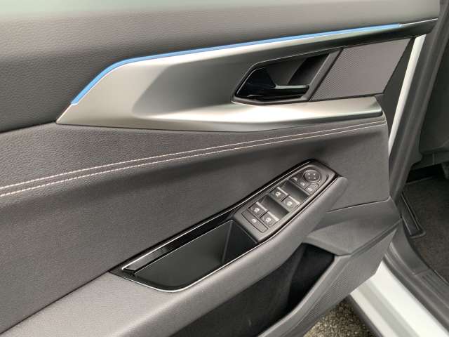 Fahrzeugbild eines Renault Rafale