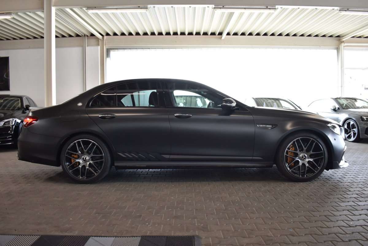 Fahrzeugbild eines Mercedes-Benz E-Klasse