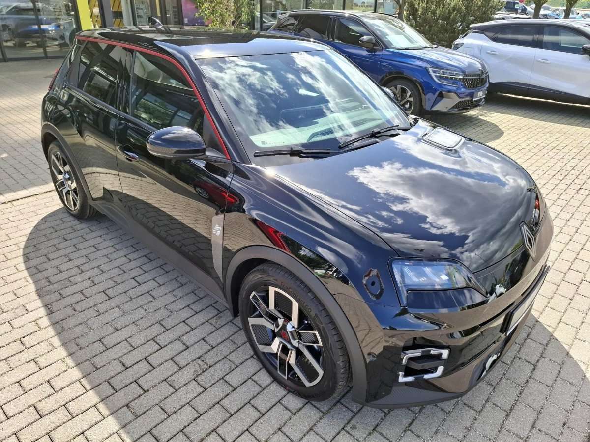 Fahrzeugbild eines Renault 5 E-TECH