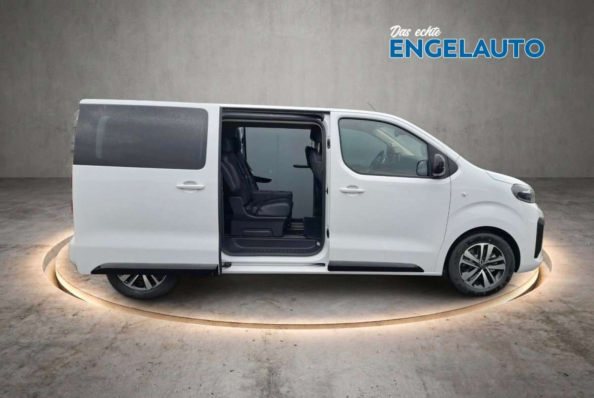 Fahrzeugbild eines Peugeot Traveller