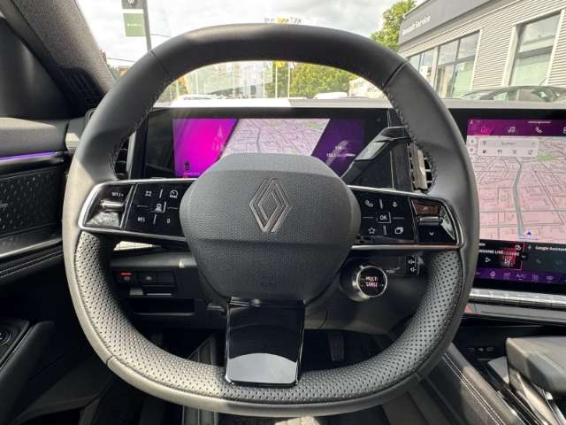 Fahrzeugbild eines Renault Rafale