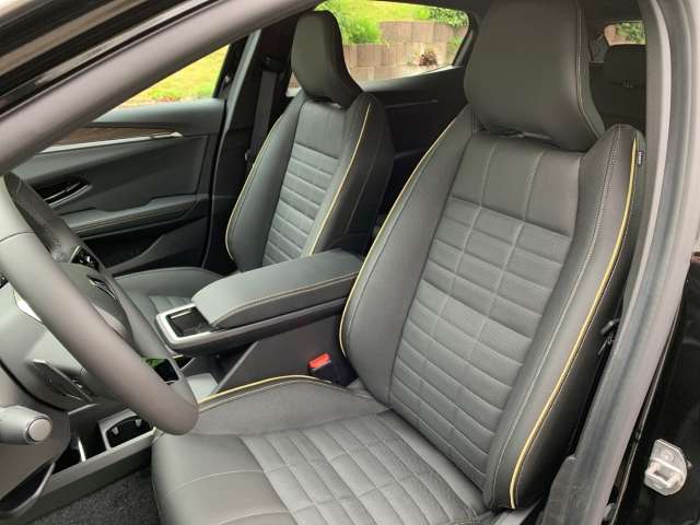 Fahrzeugbild eines Renault Megane E-TECH