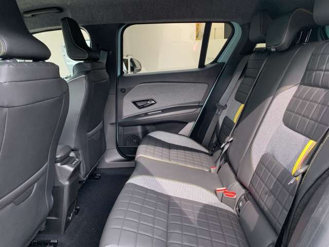 Fahrzeugbild eines Renault 4 E-TECH