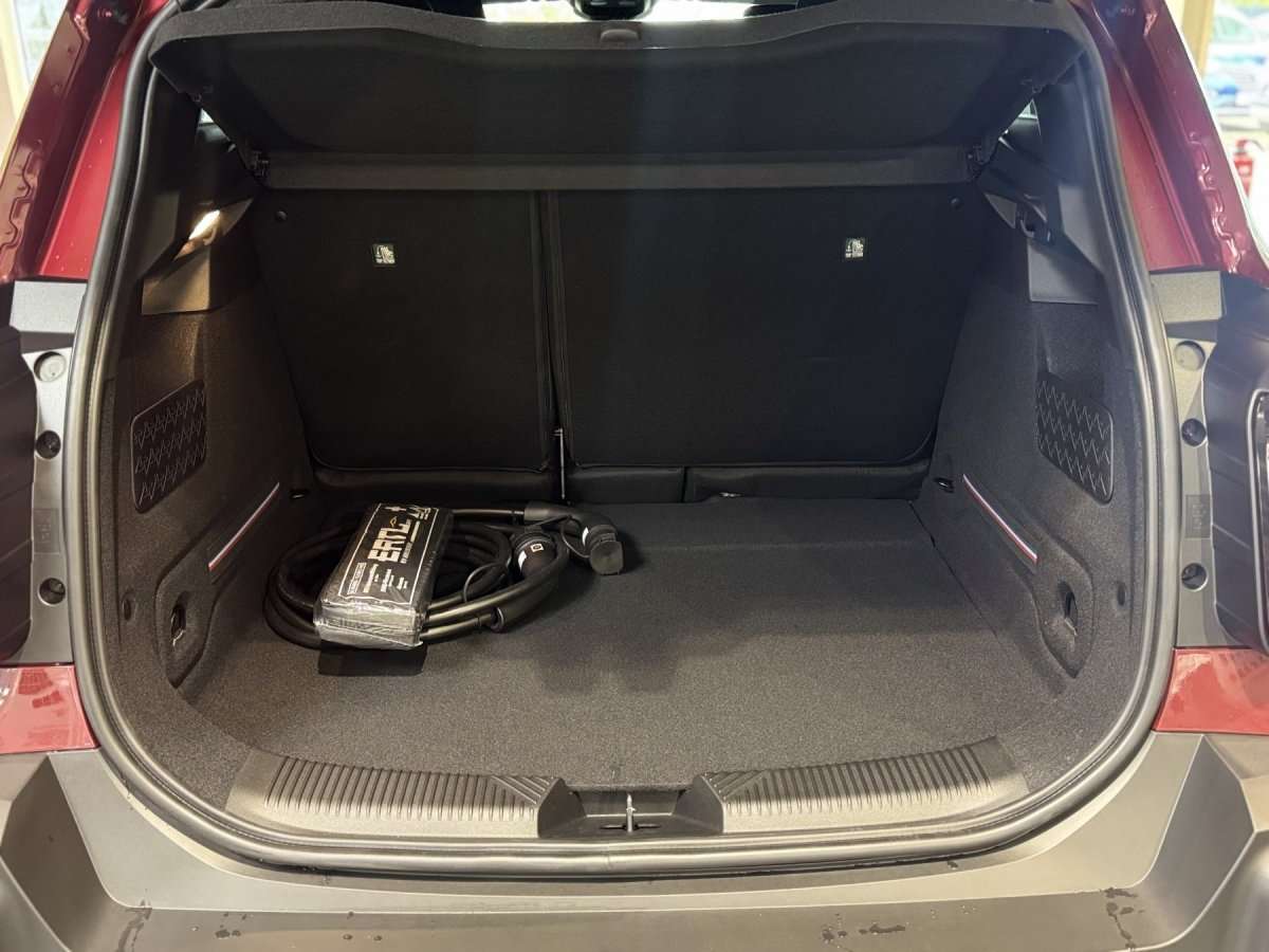 Fahrzeugbild eines Renault 4 E-TECH