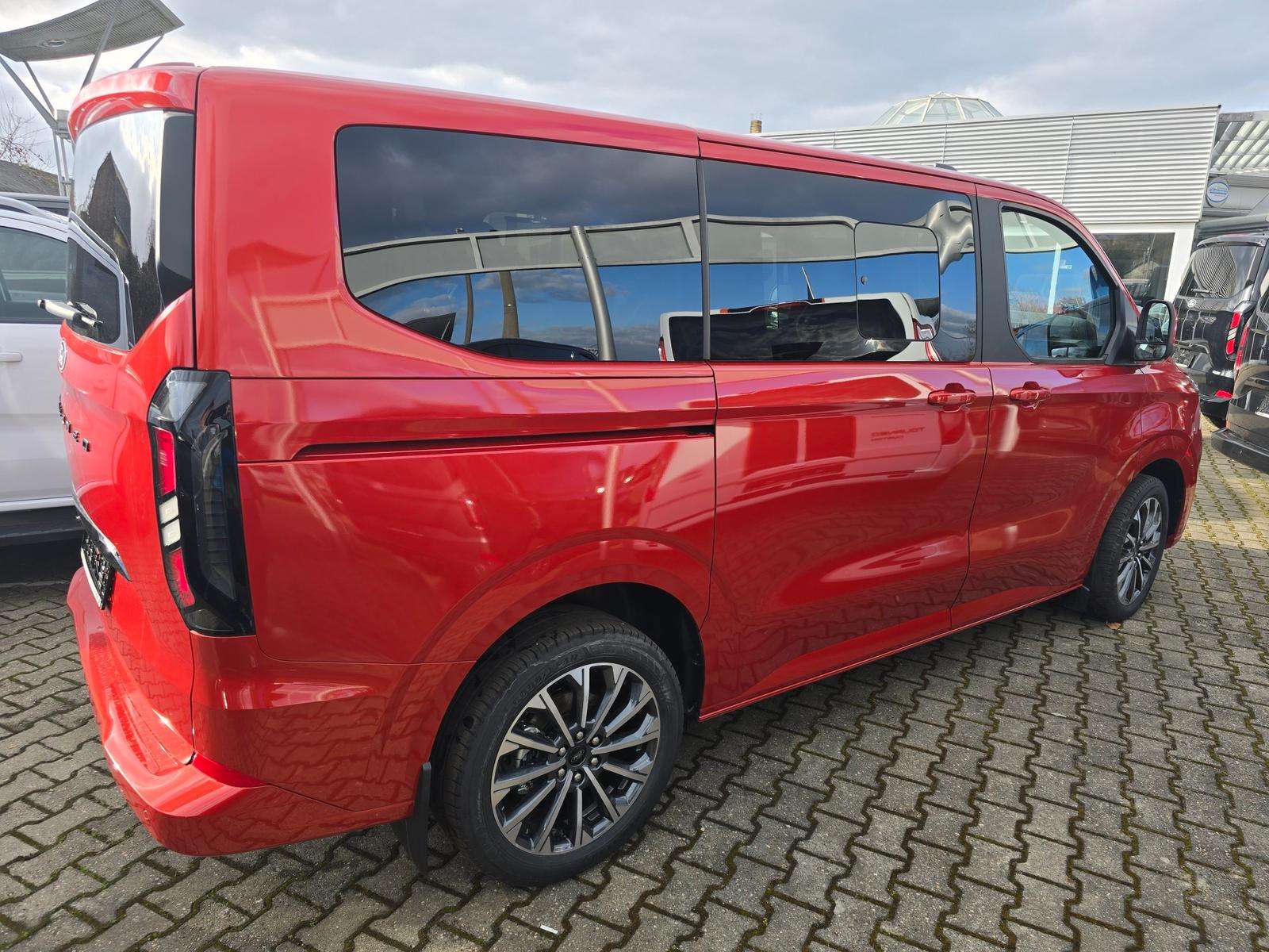 Fahrzeugbild eines Ford Tourneo Custom