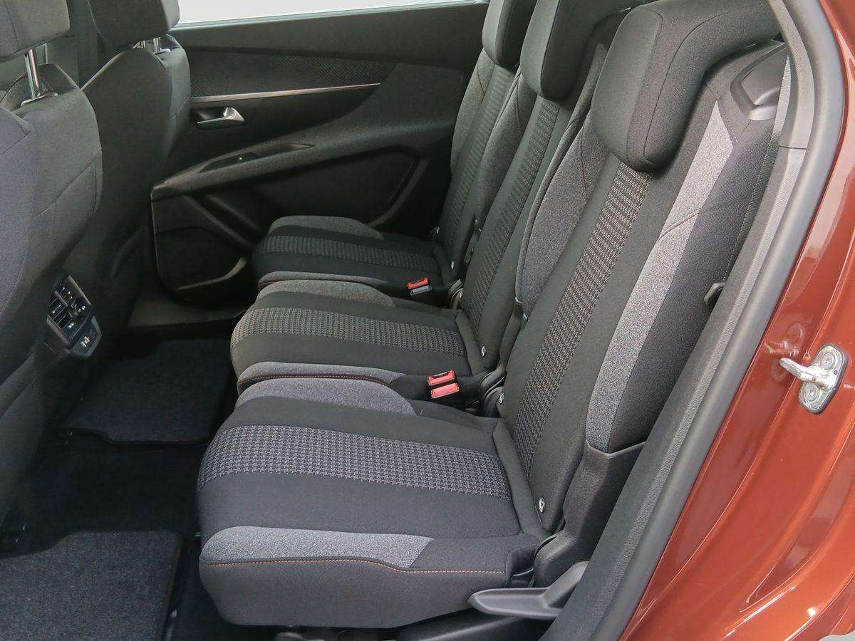 Fahrzeugbild eines Peugeot 5008