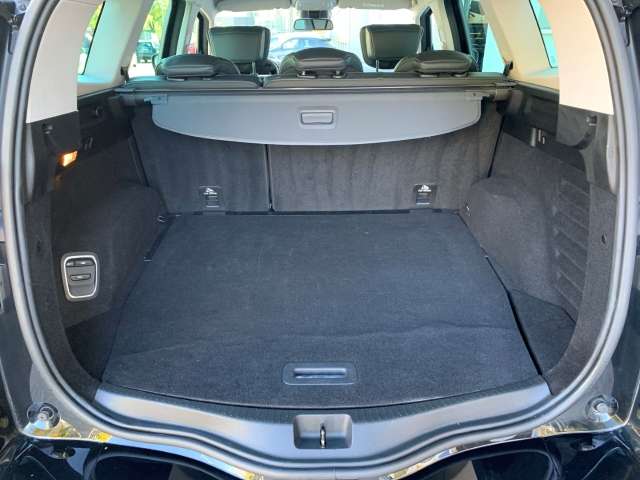 Fahrzeugbild eines Renault Grand Scénic