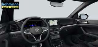 Schräge Frontansicht auf einen Volkswagen T-Cross , freigestellt