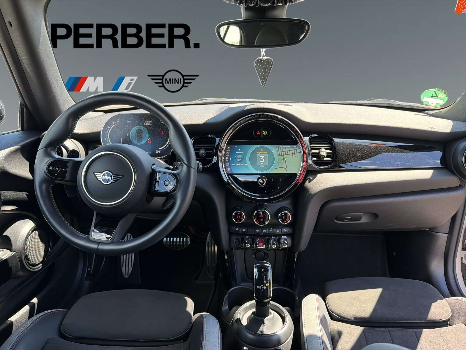 Fahrzeugbild eines MINI COOPER
