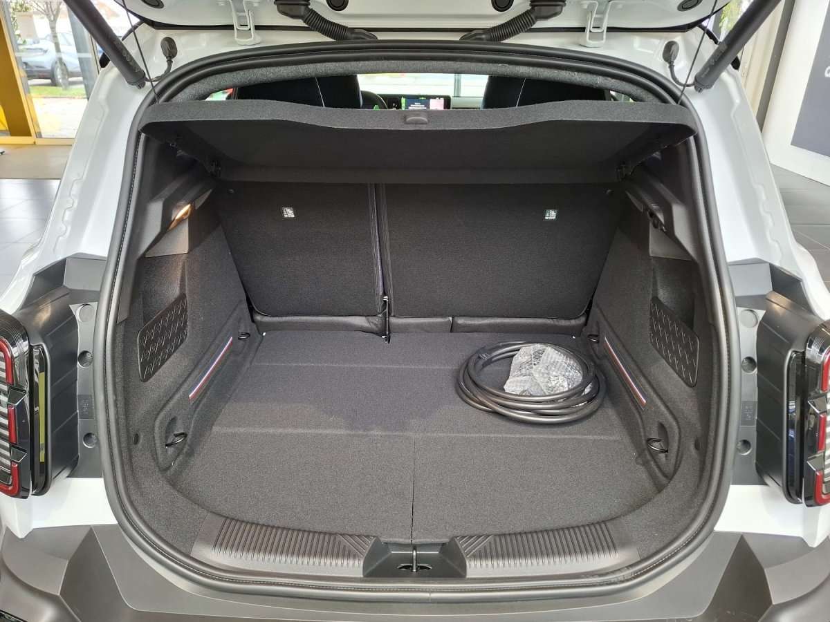 Fahrzeugbild eines Renault 4 E-TECH