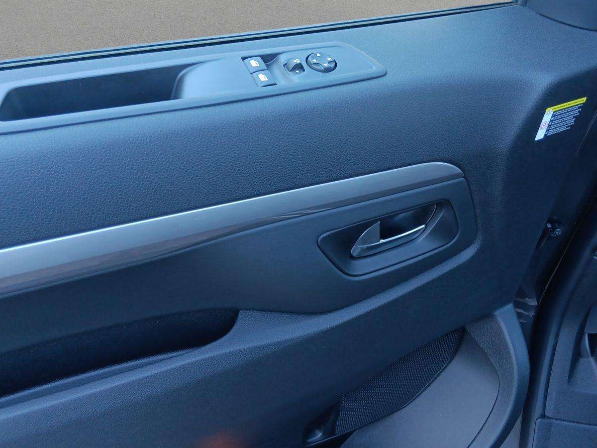 Fahrzeugbild eines Peugeot Traveller