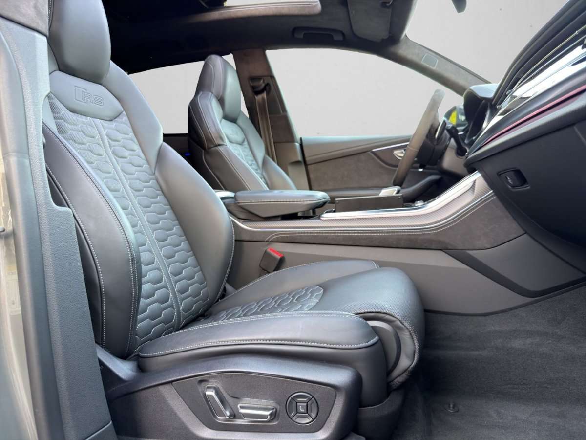 Fahrzeugbild eines Audi RS Q8