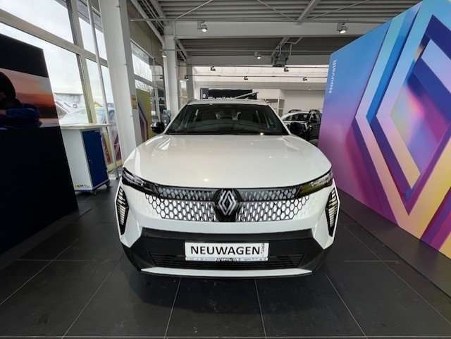Fahrzeugbild eines Renault Scenic E-TECH