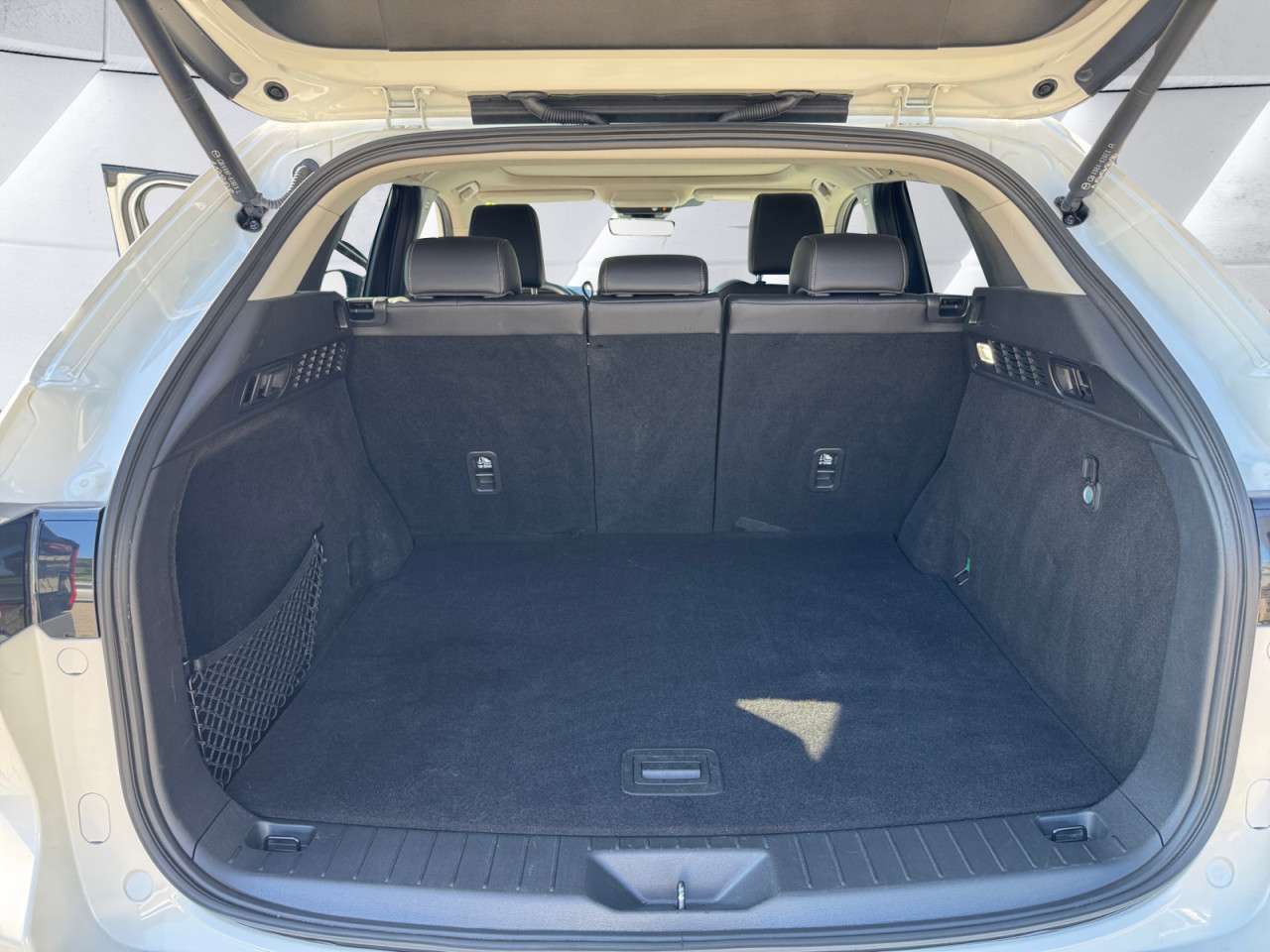 Fahrzeugbild eines Mazda CX-60