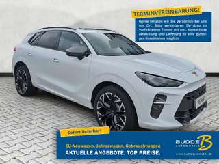Schräge Frontansicht auf einen CUPRA Terramar , freigestellt