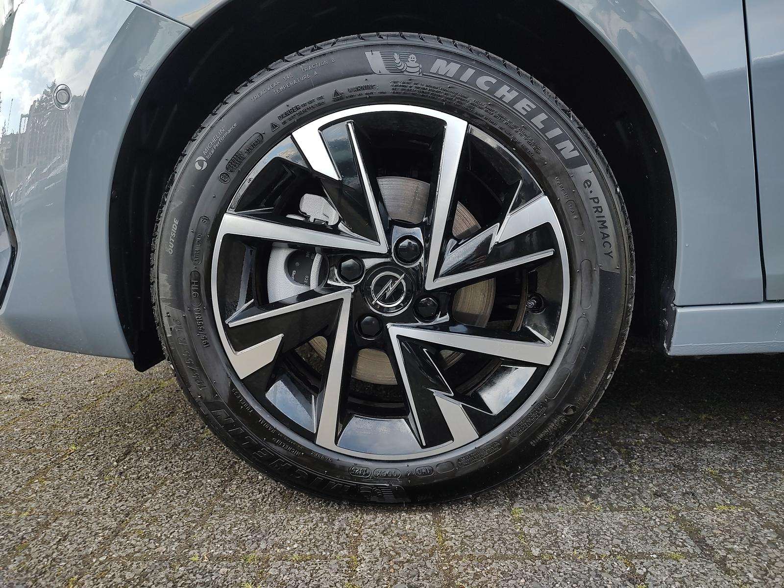 Fahrzeugbild eines Opel Corsa