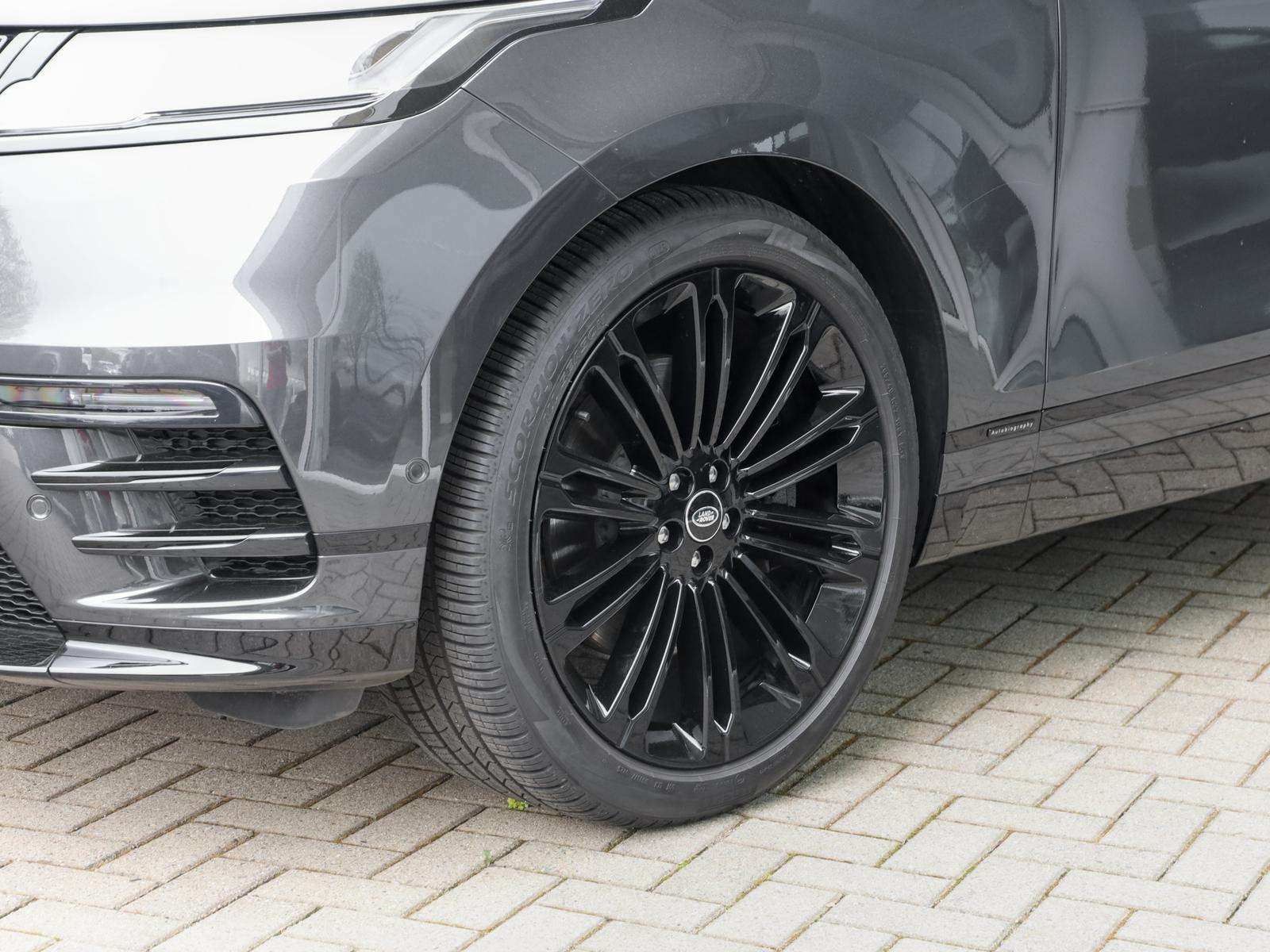 Fahrzeugbild eines Land Rover Range Rover Velar