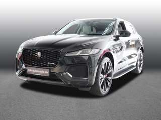 Schräge Frontansicht auf einen Jaguar F-PACE , freigestellt