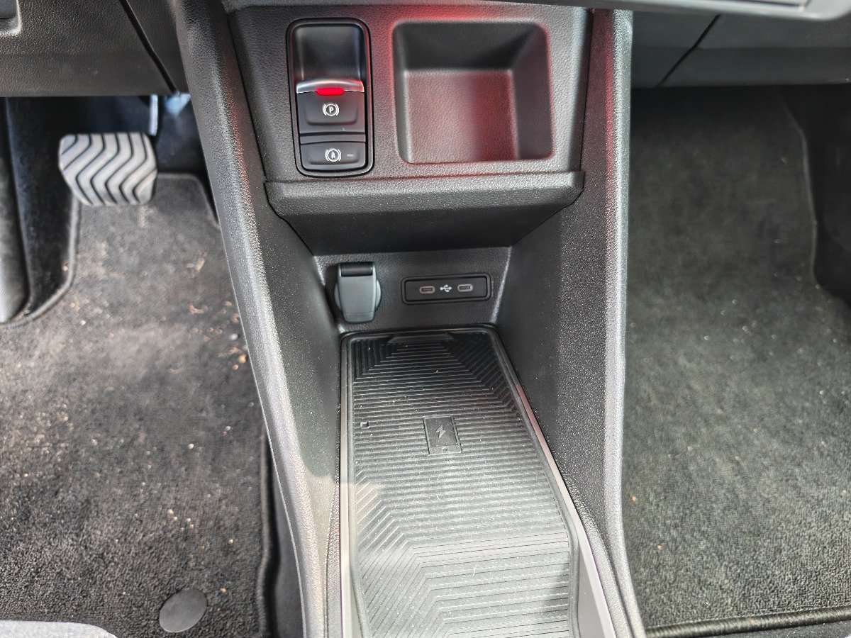 Fahrzeugbild eines Renault 4 E-TECH