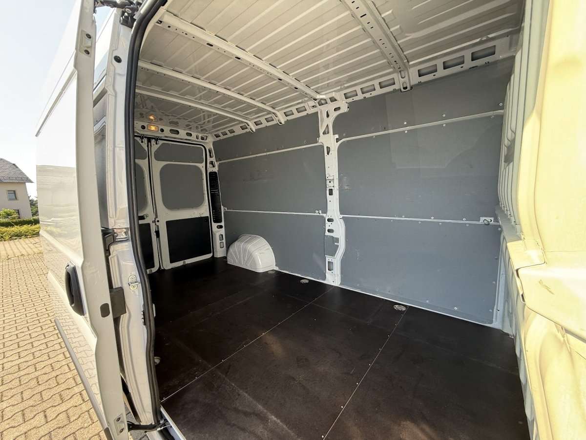Fahrzeugbild eines Opel Movano