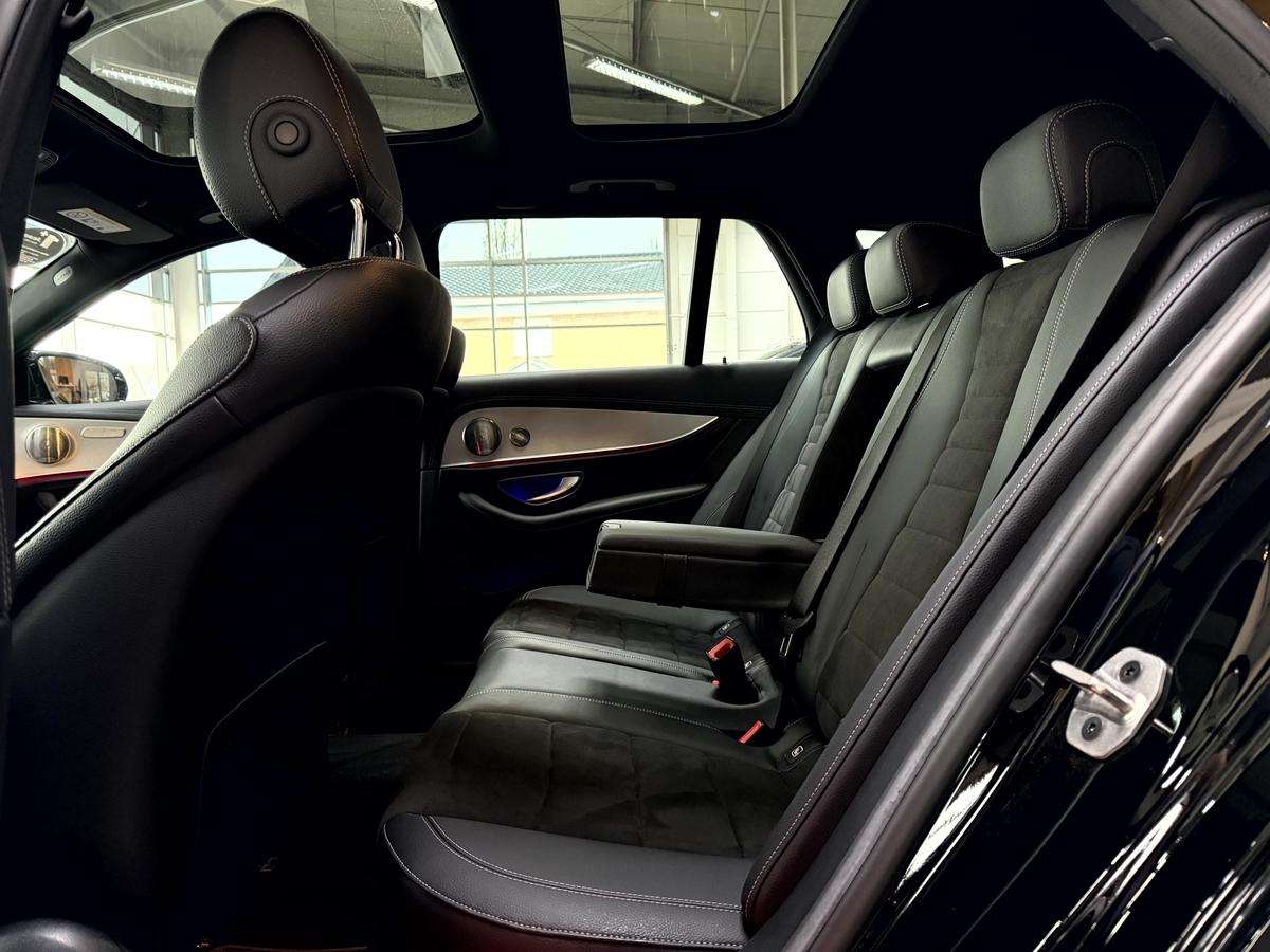 Fahrzeugbild eines Mercedes-Benz E-Klasse