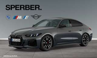 Schräge Frontansicht auf einen BMW 4er-Reihe , freigestellt