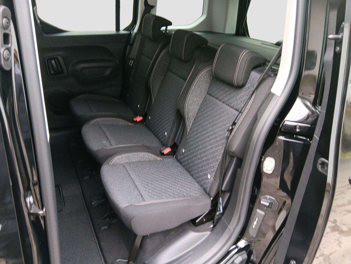 Fahrzeugbild eines Peugeot e-Rifter