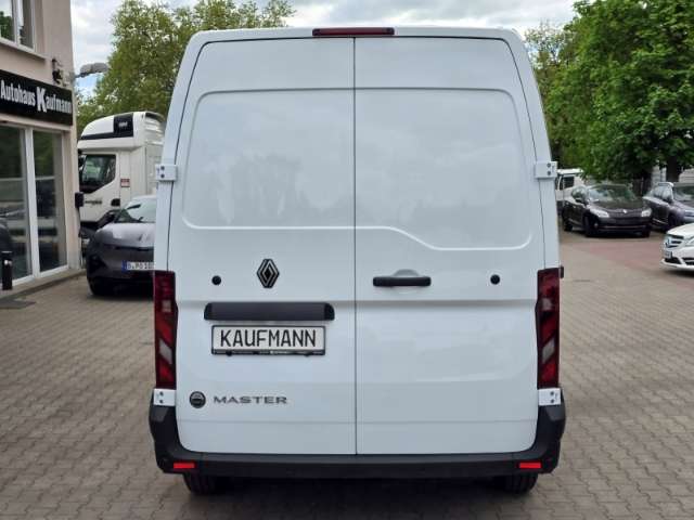 Fahrzeugbild eines Renault Master