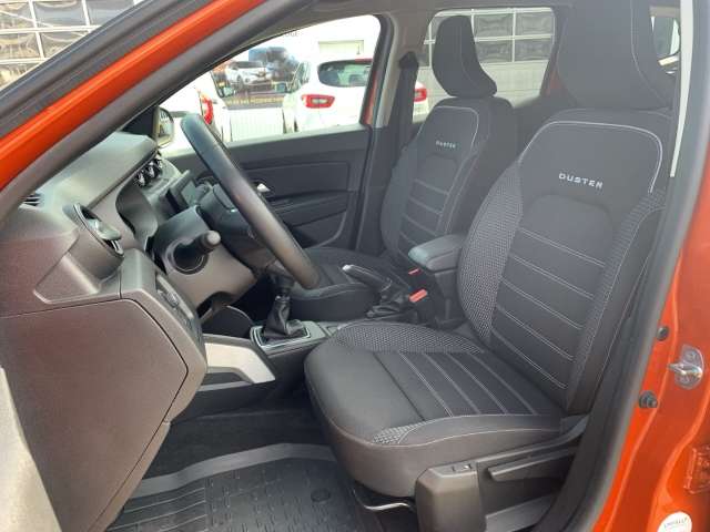 Fahrzeugbild eines Dacia Duster