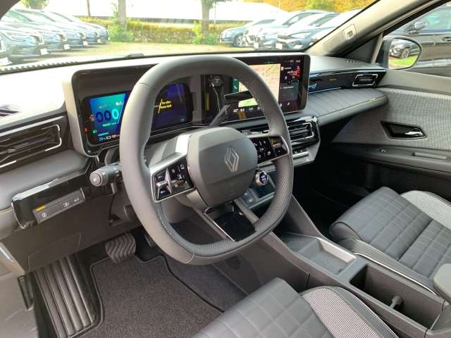 Fahrzeugbild eines Renault 4 E-TECH