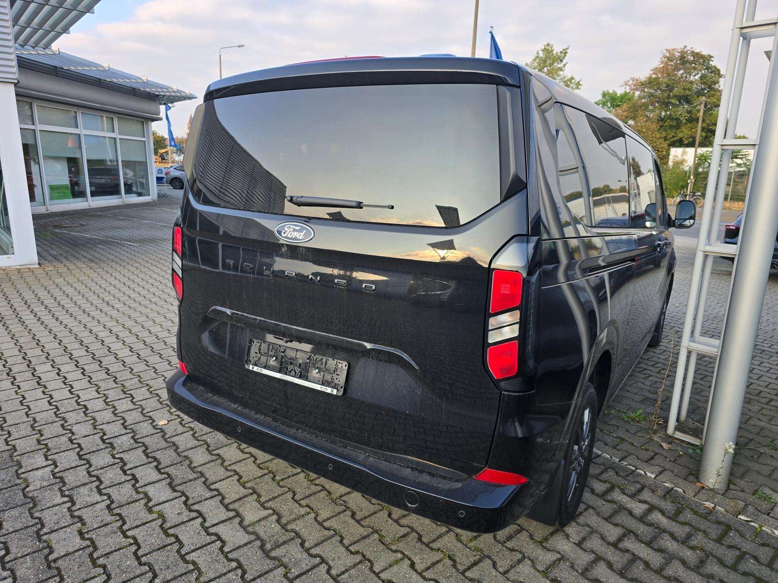 Fahrzeugbild eines Ford Tourneo Custom