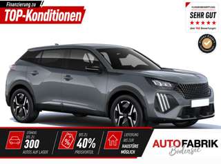 Schräge Frontansicht auf einen Peugeot 2008 , freigestellt