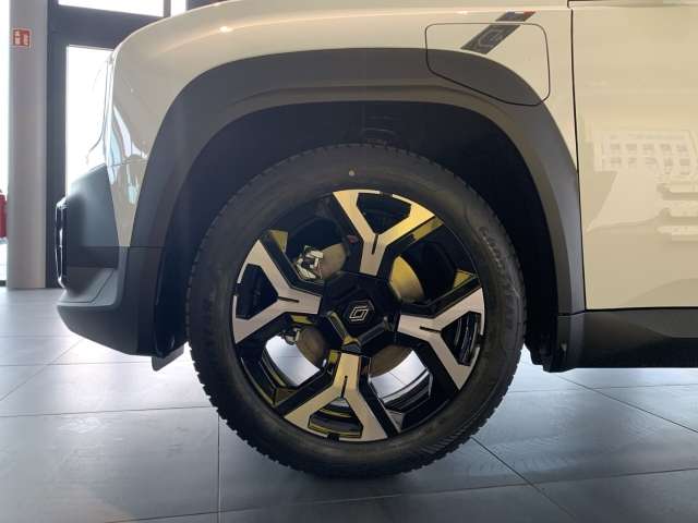 Fahrzeugbild eines Renault 4 E-TECH