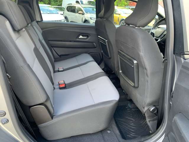 Fahrzeugbild eines Dacia Jogger