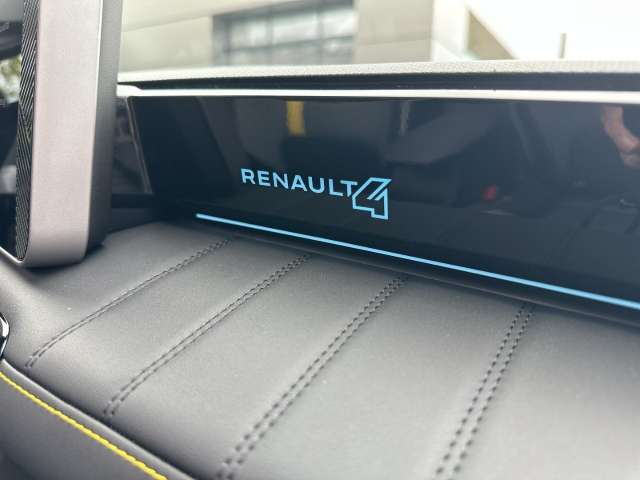 Fahrzeugbild eines Renault 4 E-TECH