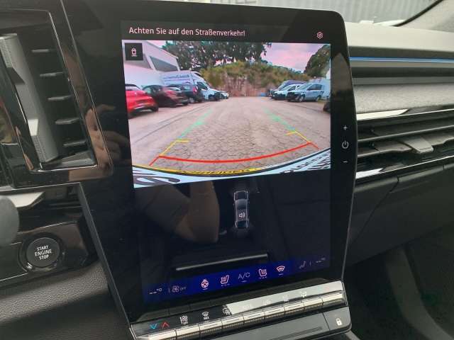 Fahrzeugbild eines Renault Rafale