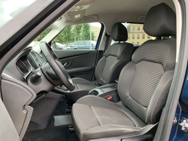 Fahrzeugbild eines Renault Grand Scénic
