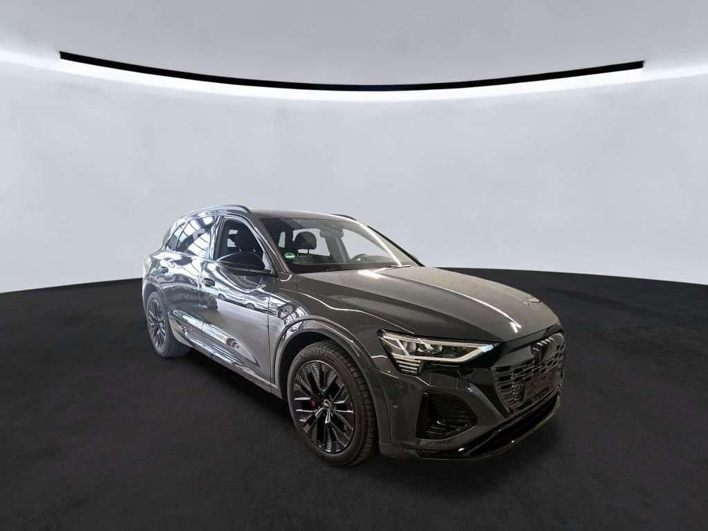 Fahrzeugbild eines Audi Q8 e-tron
