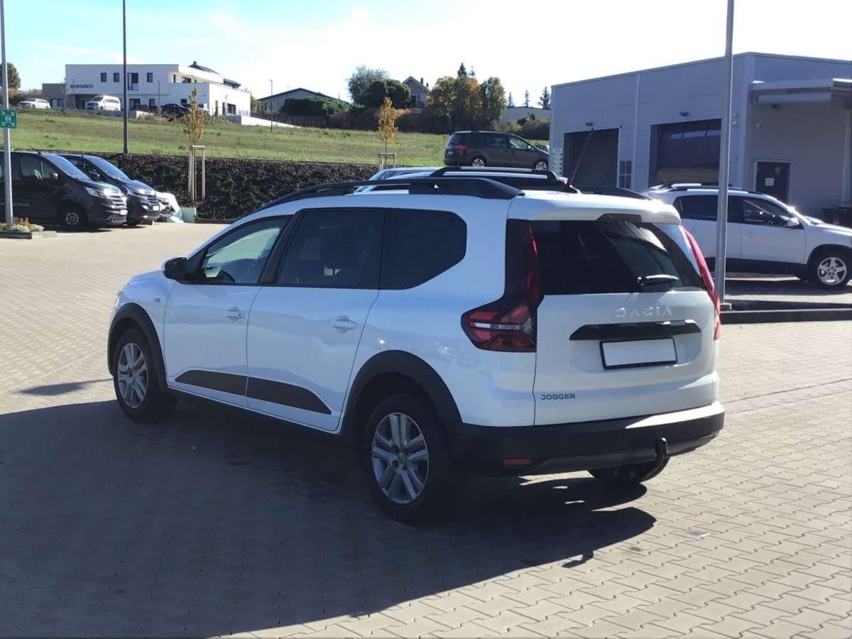 Fahrzeugbild eines Dacia Jogger
