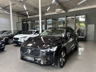 Schräge Frontansicht auf einen Volvo XC60 , freigestellt