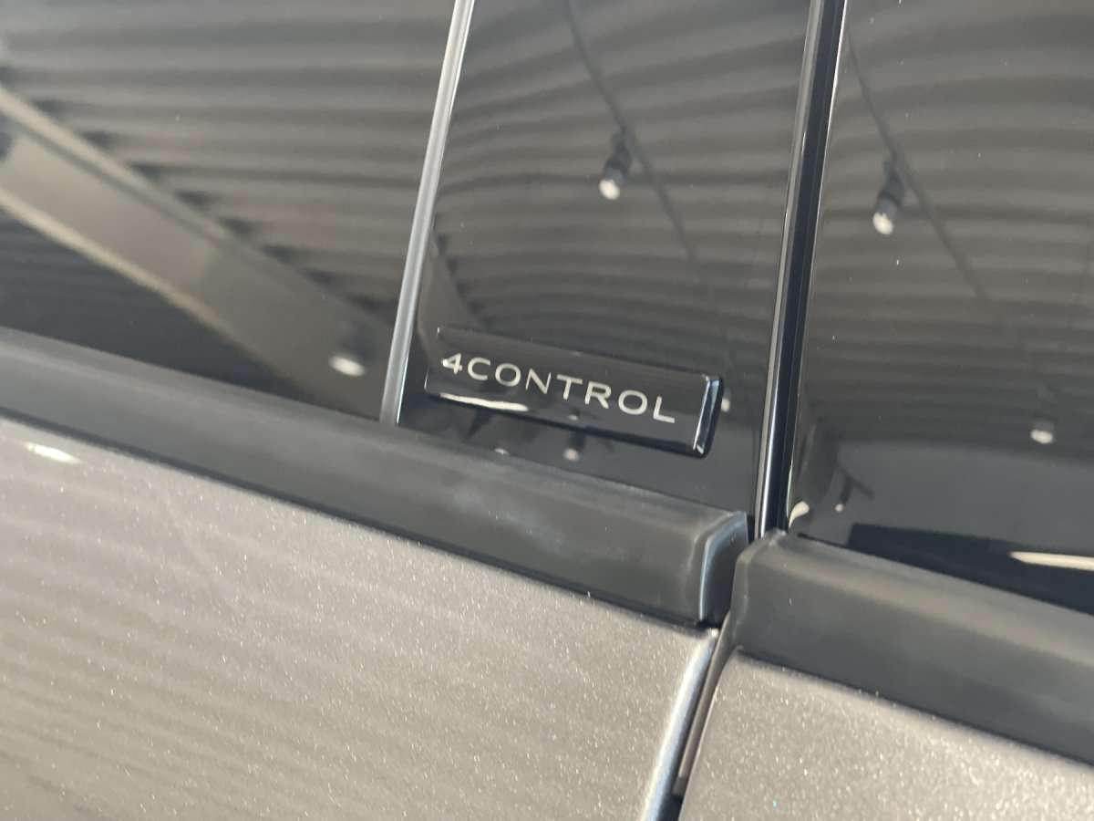 Fahrzeugbild eines Renault Rafale