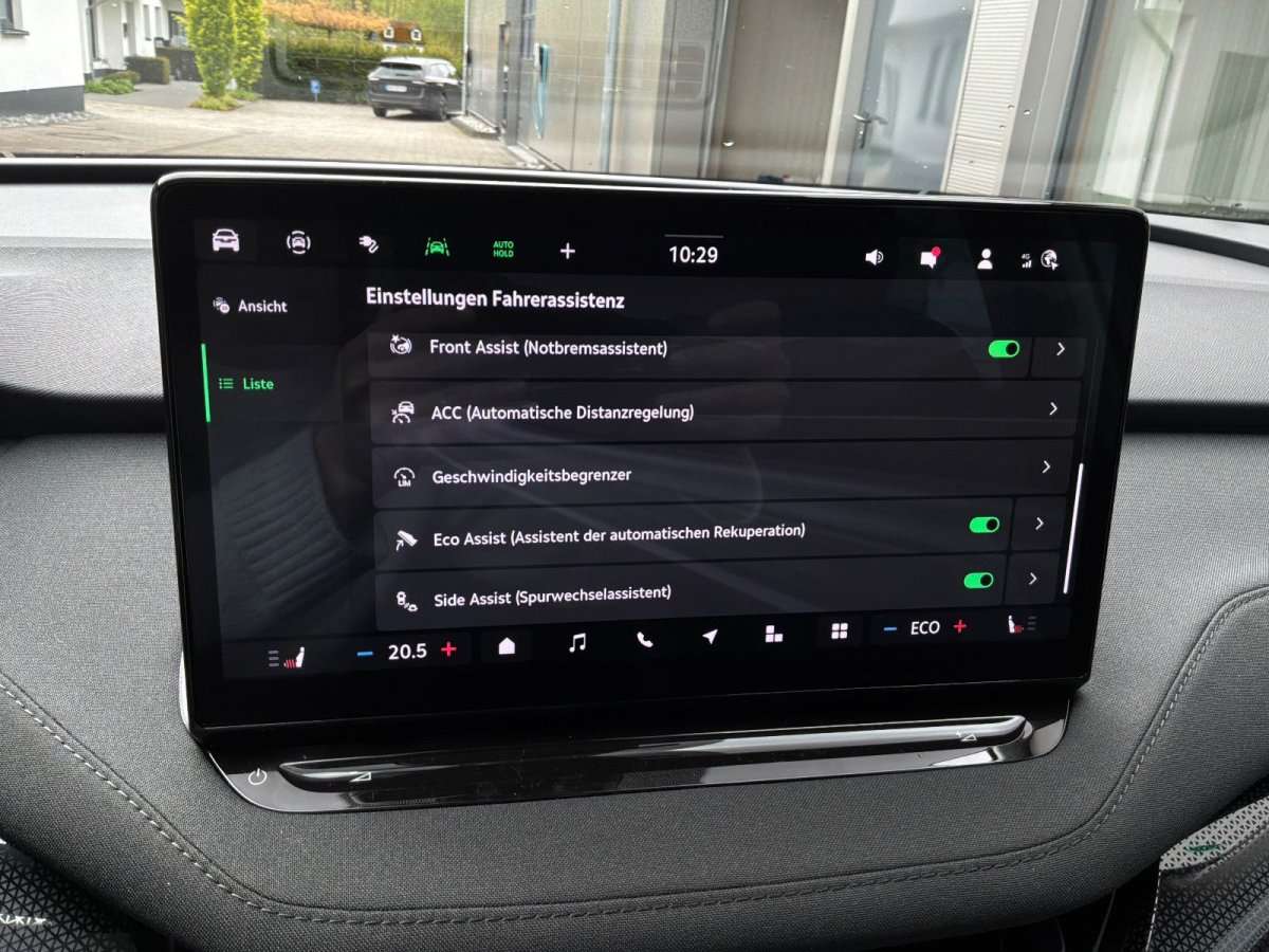 Fahrzeugbild eines Skoda ELROQ