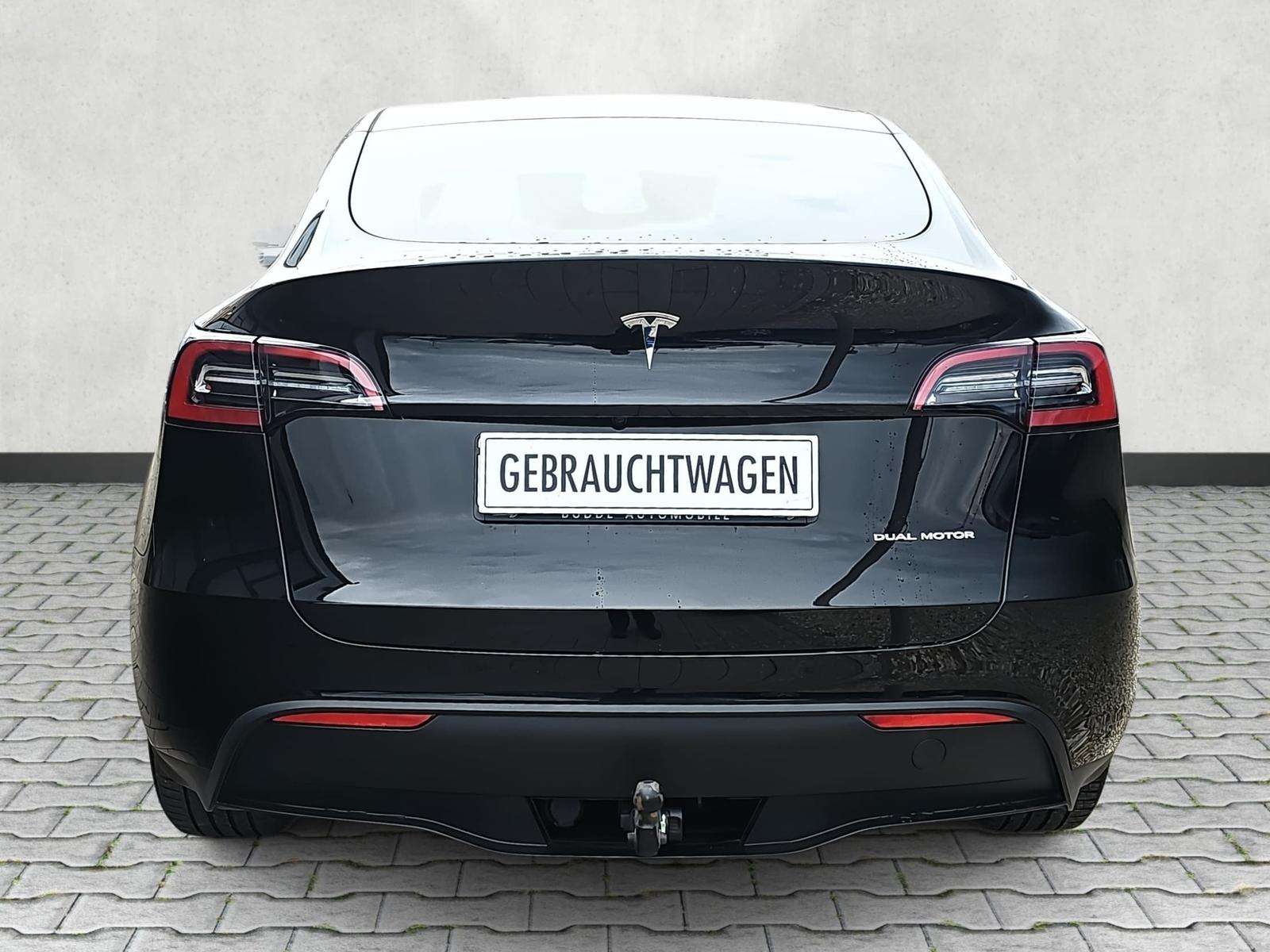 Fahrzeugbild eines TESLA Model Y