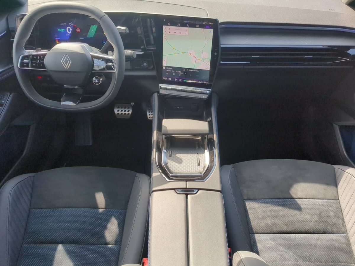 Fahrzeugbild eines Renault Rafale