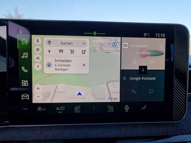 Fahrzeugbild eines Renault 4 E-TECH