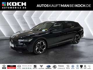 Schräge Frontansicht auf einen Skoda Superb , freigestellt