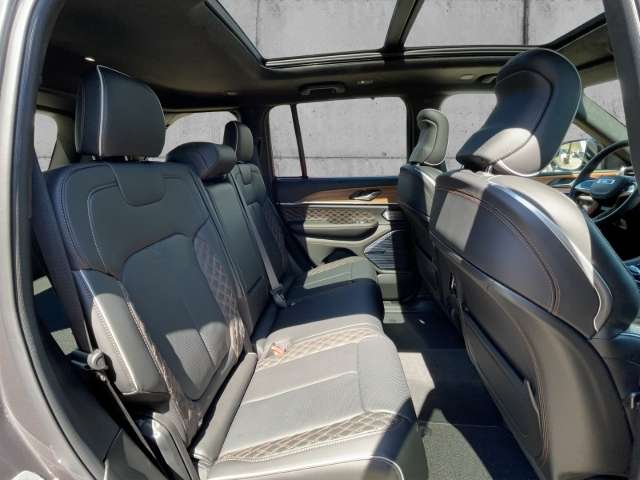 Fahrzeugbild eines Jeep Grand Cherokee