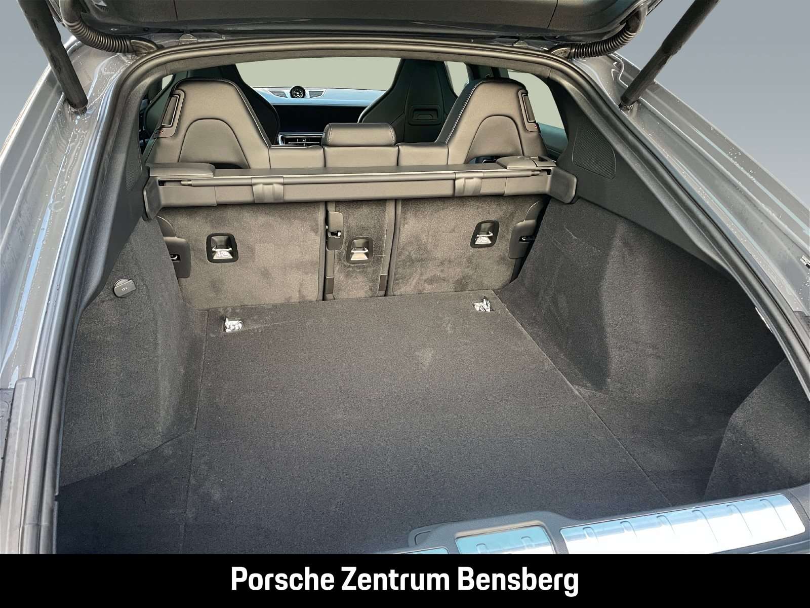 Fahrzeugbild eines Porsche Panamera