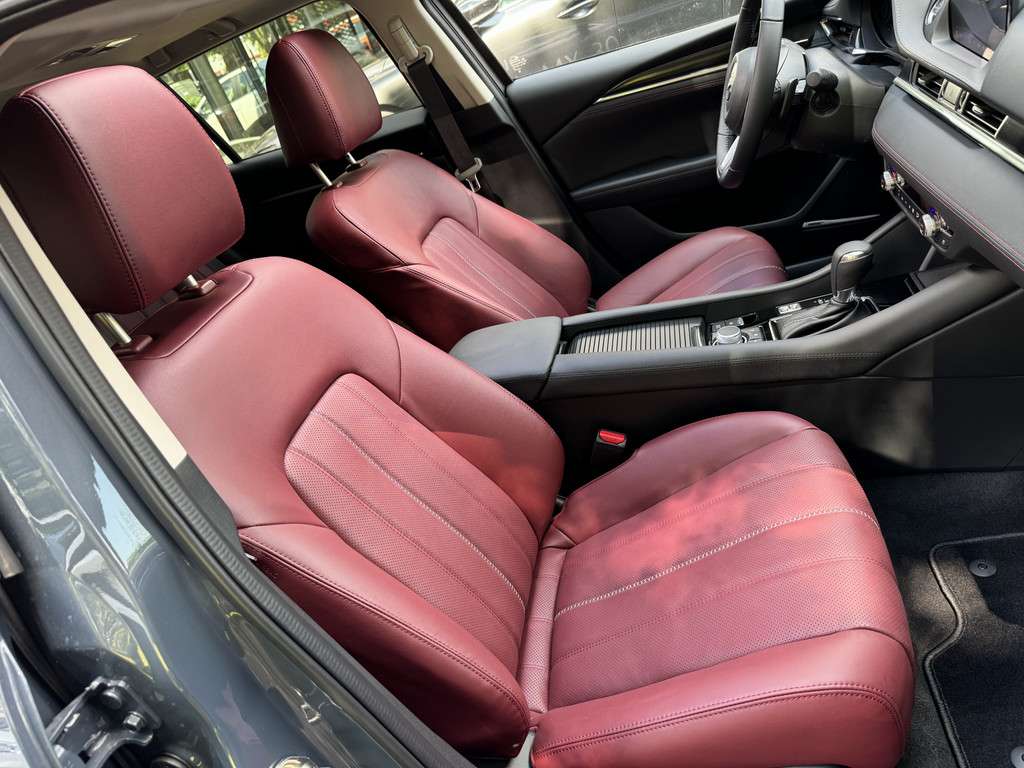 Fahrzeugbild eines Mazda Mazda6